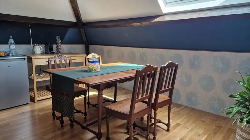 Lourdes Chambres_hotes Omah Jawa salle petit dej