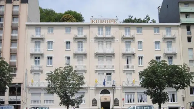 Lourdes Hôtel Restaurant Le Napoleon extér.