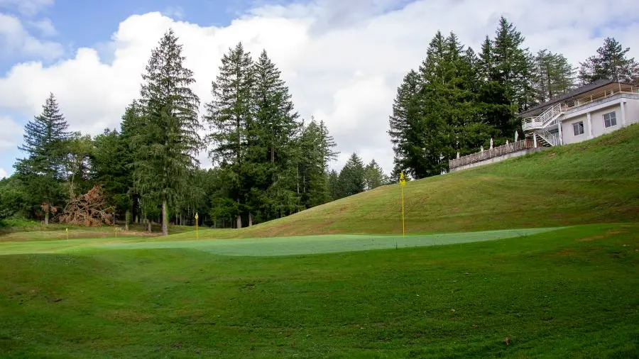 Lourdes Parcours Golf Pitch and Putt 6