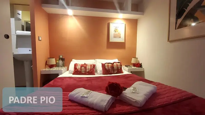 Lourdes Studio Padre Io (1)