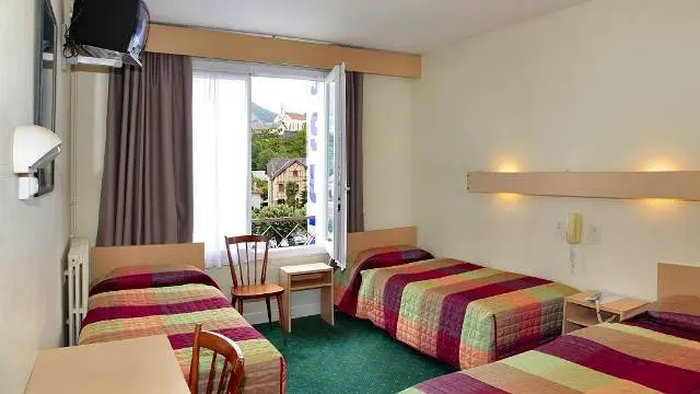 Lourdes hotel Sainte Suzanne (1)