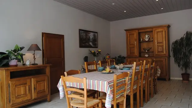 MAISON DARROUYBEscoubès Salle à manger Petits déjeuners