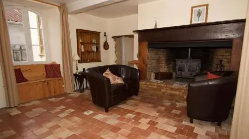 Maison cheminée Ancienne école