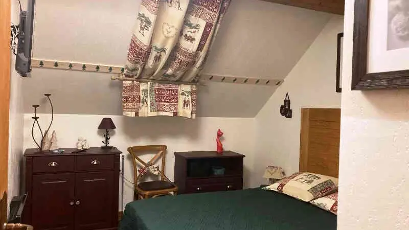 NEYT Cami Réal 212 chambre 4