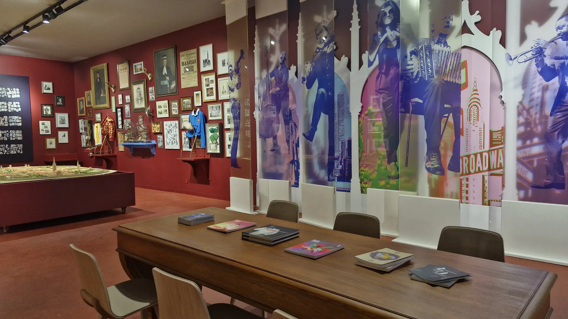 Office de Tourisme cabinet curiosités Marciac ©CSO