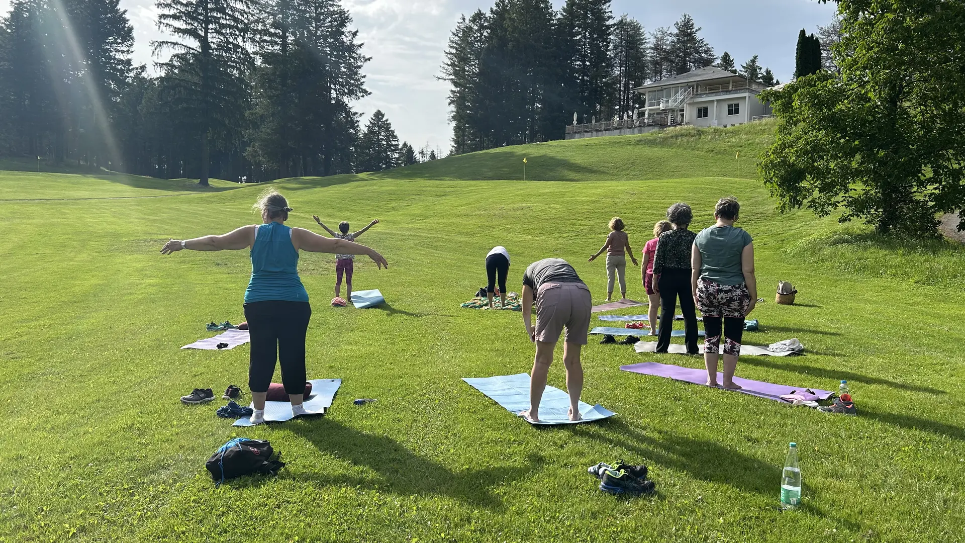 PHOTO-YOGA-LAC-DE-LOURDES-3