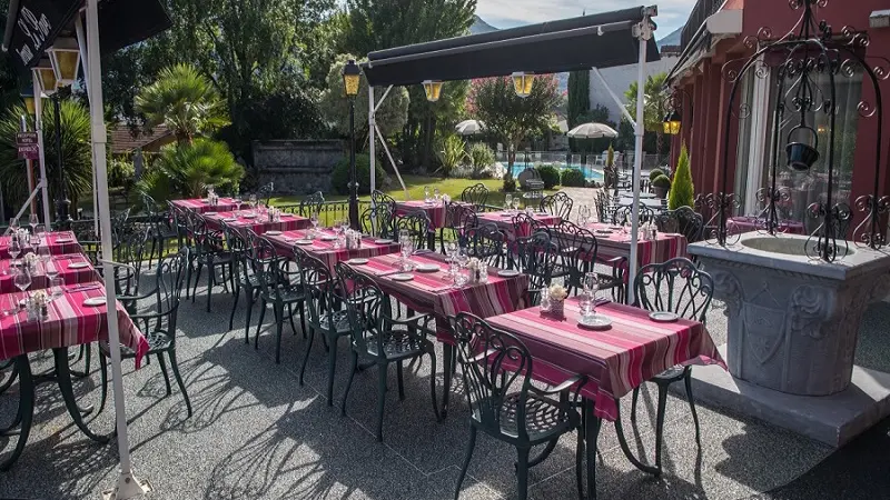 Restaurant Le Parc Terrasse du Coté Piscine 2020