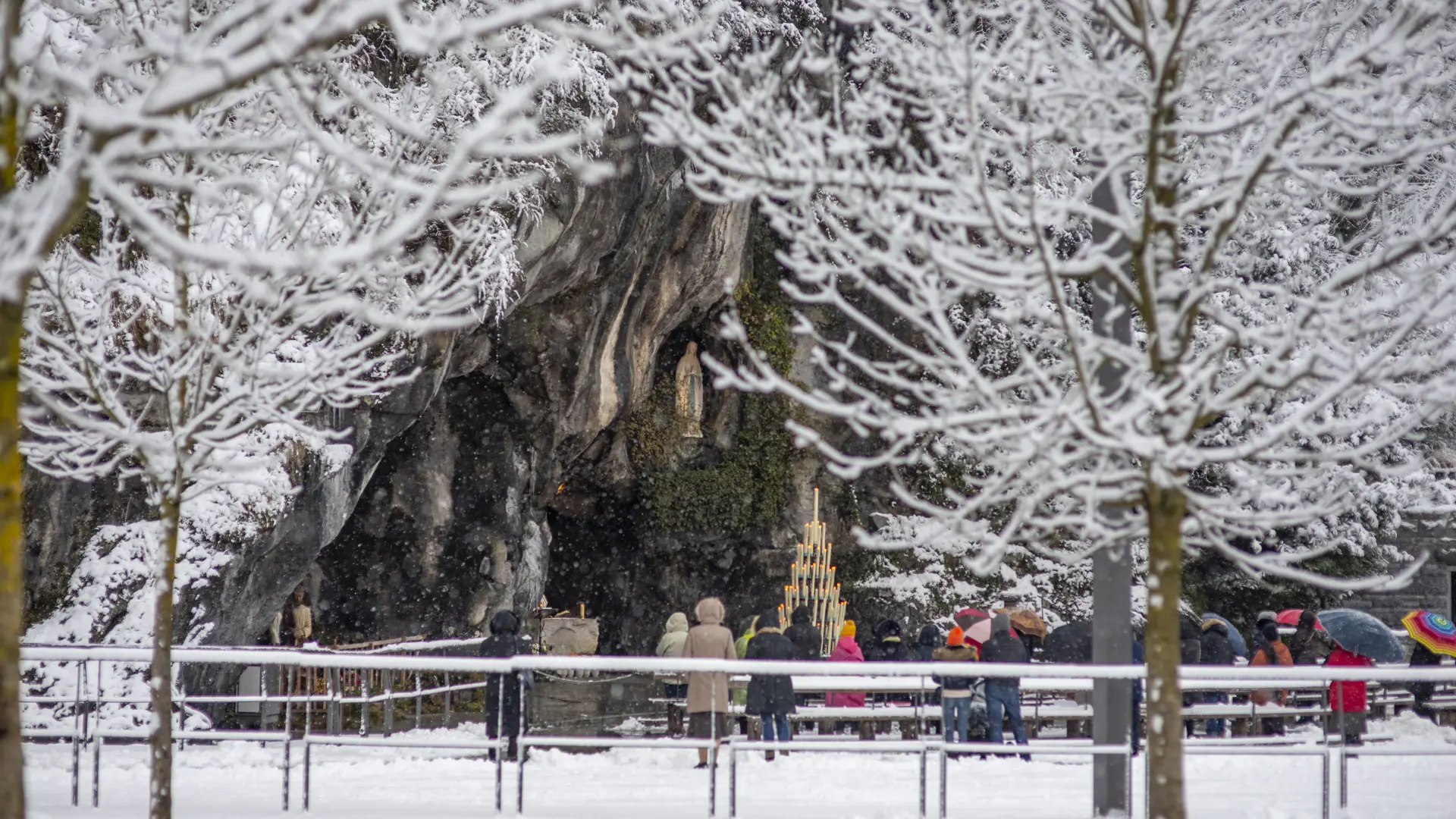 Sanctuaire_grotte_neige_2_BD