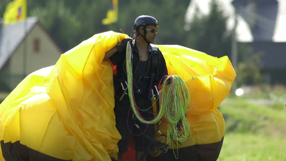 Saint-Lary Aventure-parapente compressé