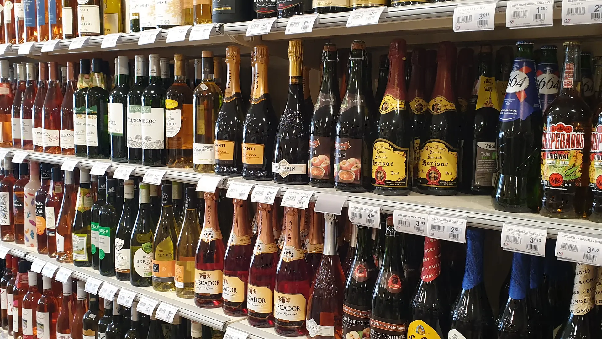 Superette à Marciac boissons©coccimarket