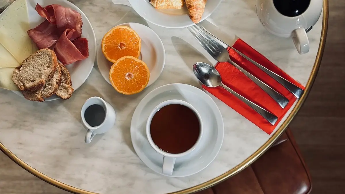 Table petit déjeuner