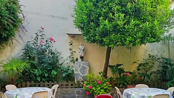 Terrasse La Sainte Famille Lourdes