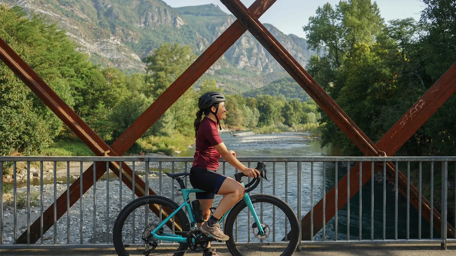 Velo.route.PontdeFer©E.Dussarps TourismeLourdes, 2025-2