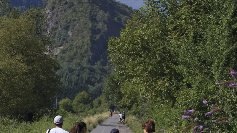 Voie Verte des Gaves - Marcheurs_BD©P. Vincent-OT Lourdes_2013