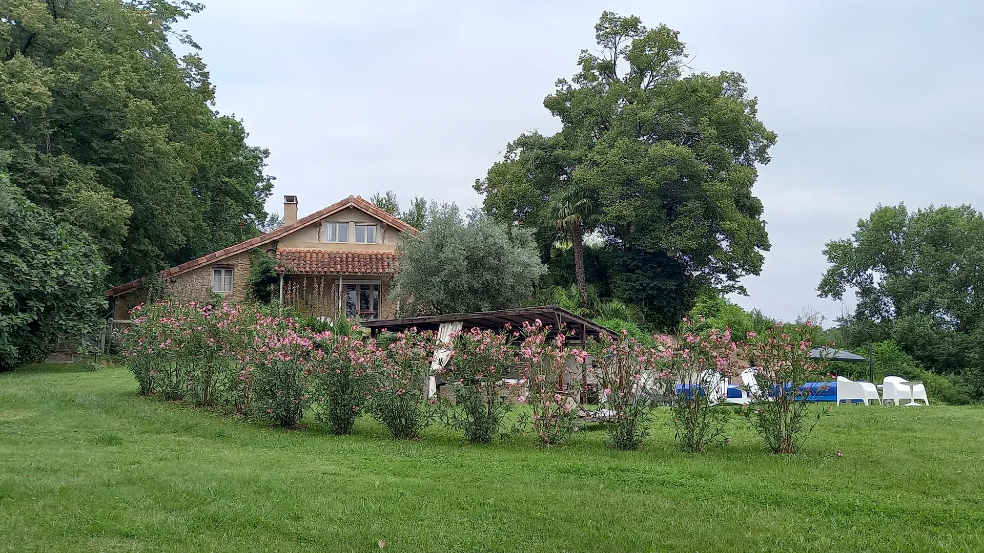 Vue_exterieure_gite
