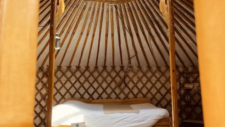 Yourte_interieur