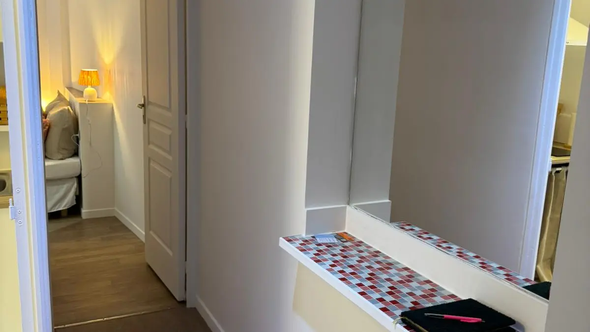 Chambre Appartement Reine_entree