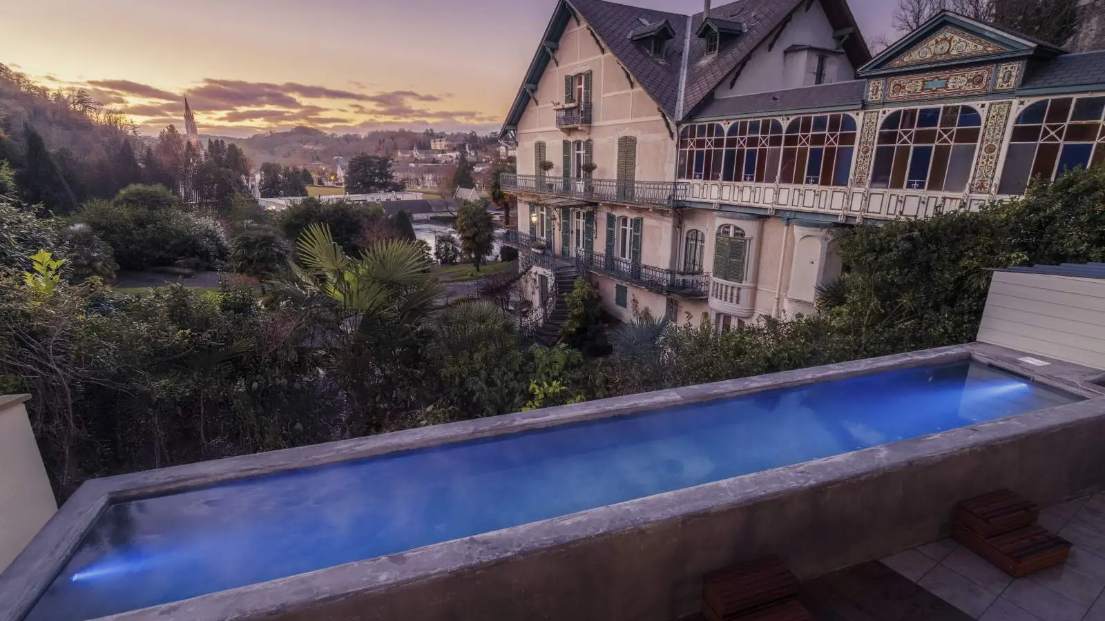 jacuzzi-belfry-15