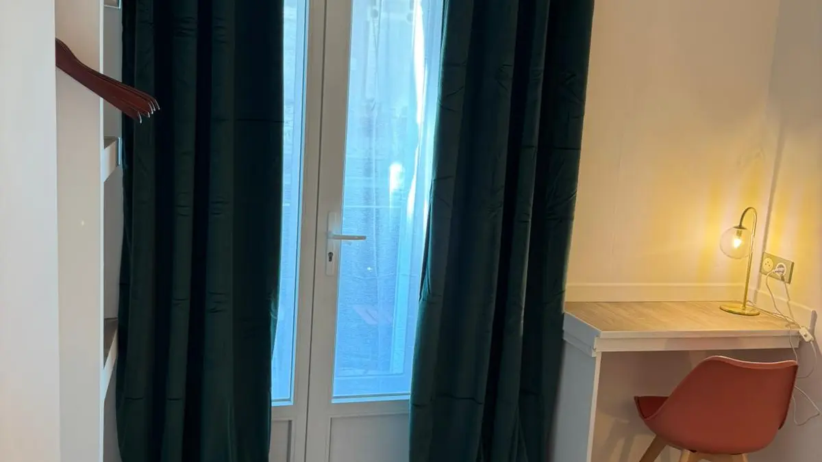 Chambre Appartement Reine_rideaux