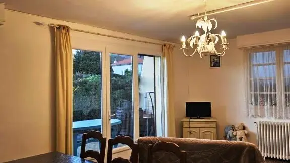 Lourdes meublé salle à manger