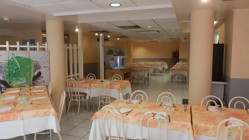 salle resto bas