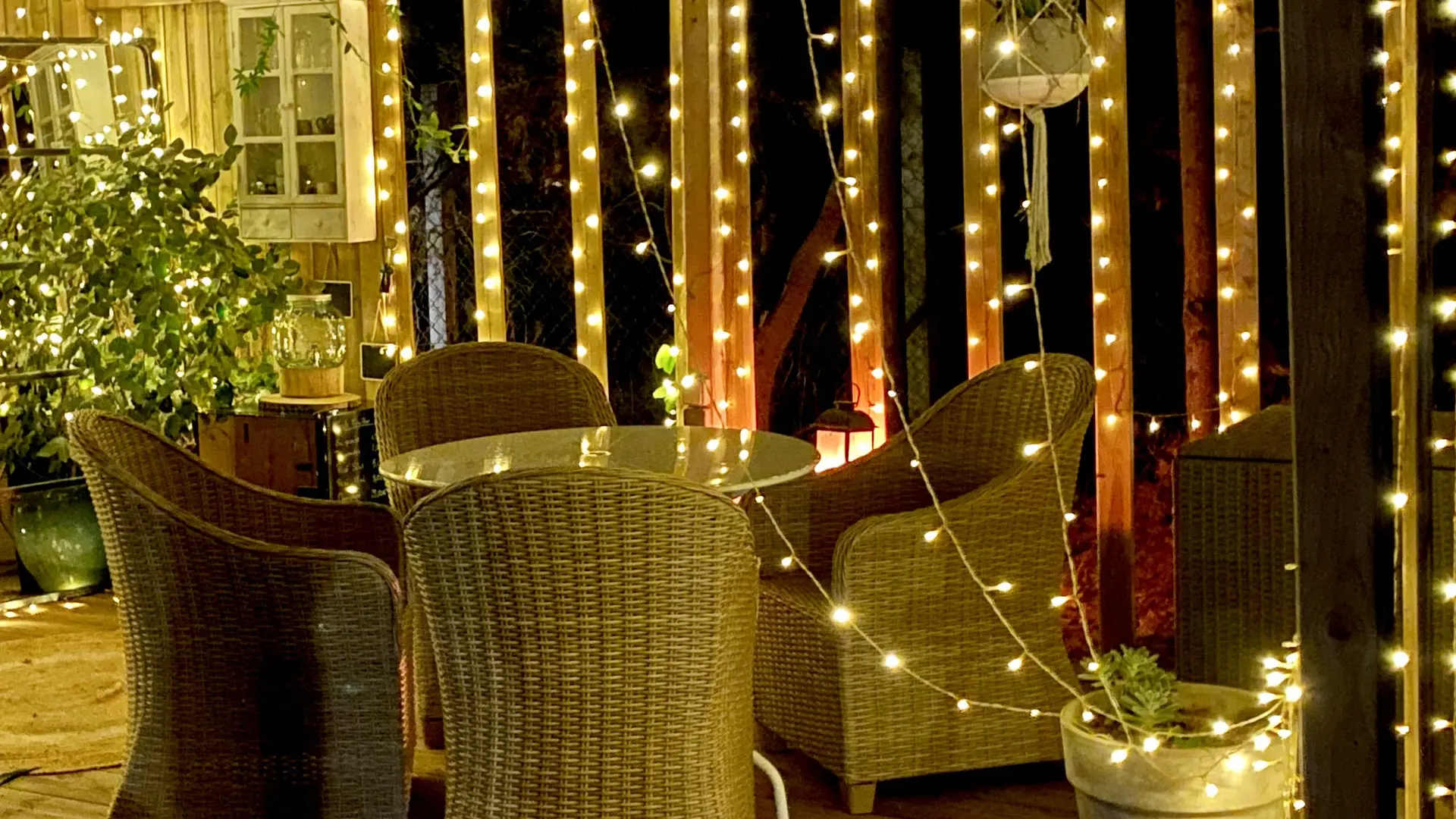 Le Chat Vert - appartements Adults Only ****, jardin avec lumières d'amabiance