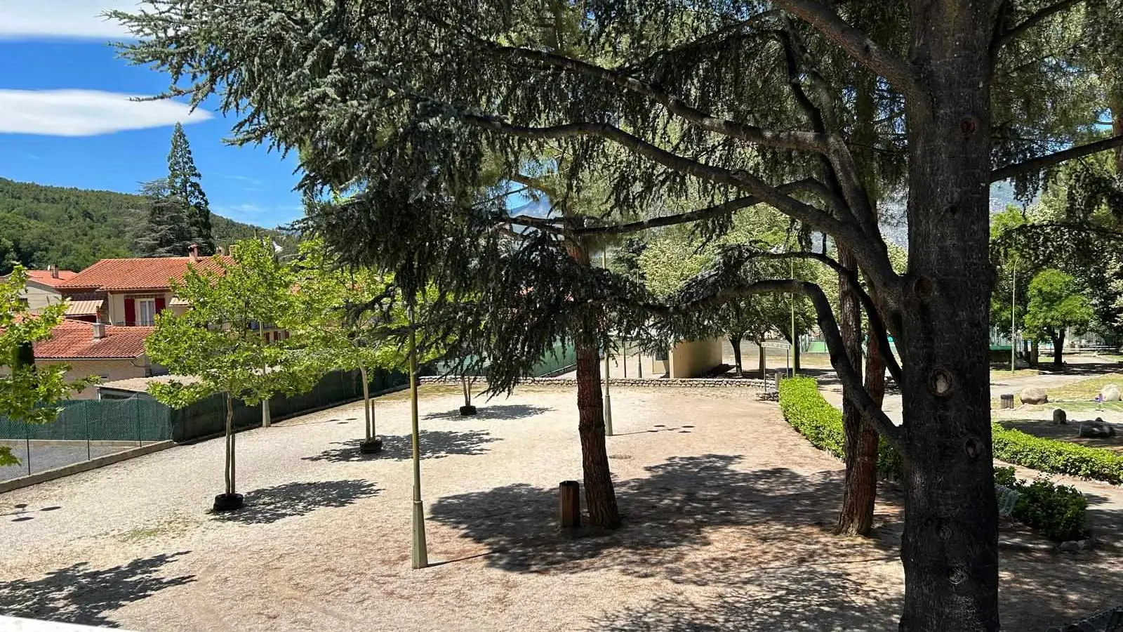 Vue sur le parc depuis la terrasse
