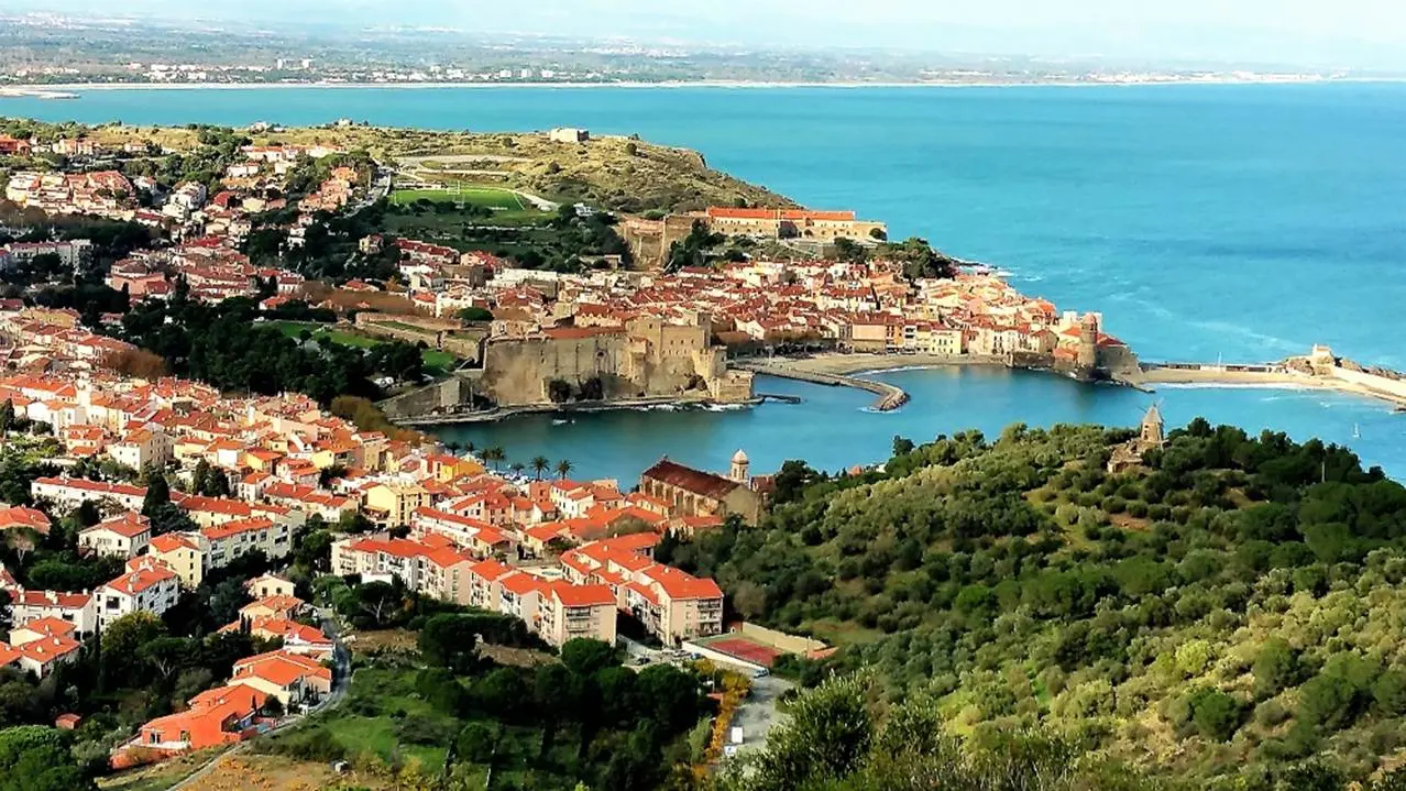 6-meubles-locations-axter-vue-collioure-2