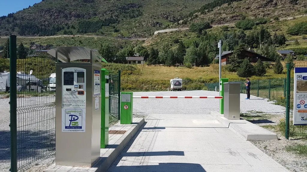 66-porté-puymorens-aire-camping-car-park-2-1