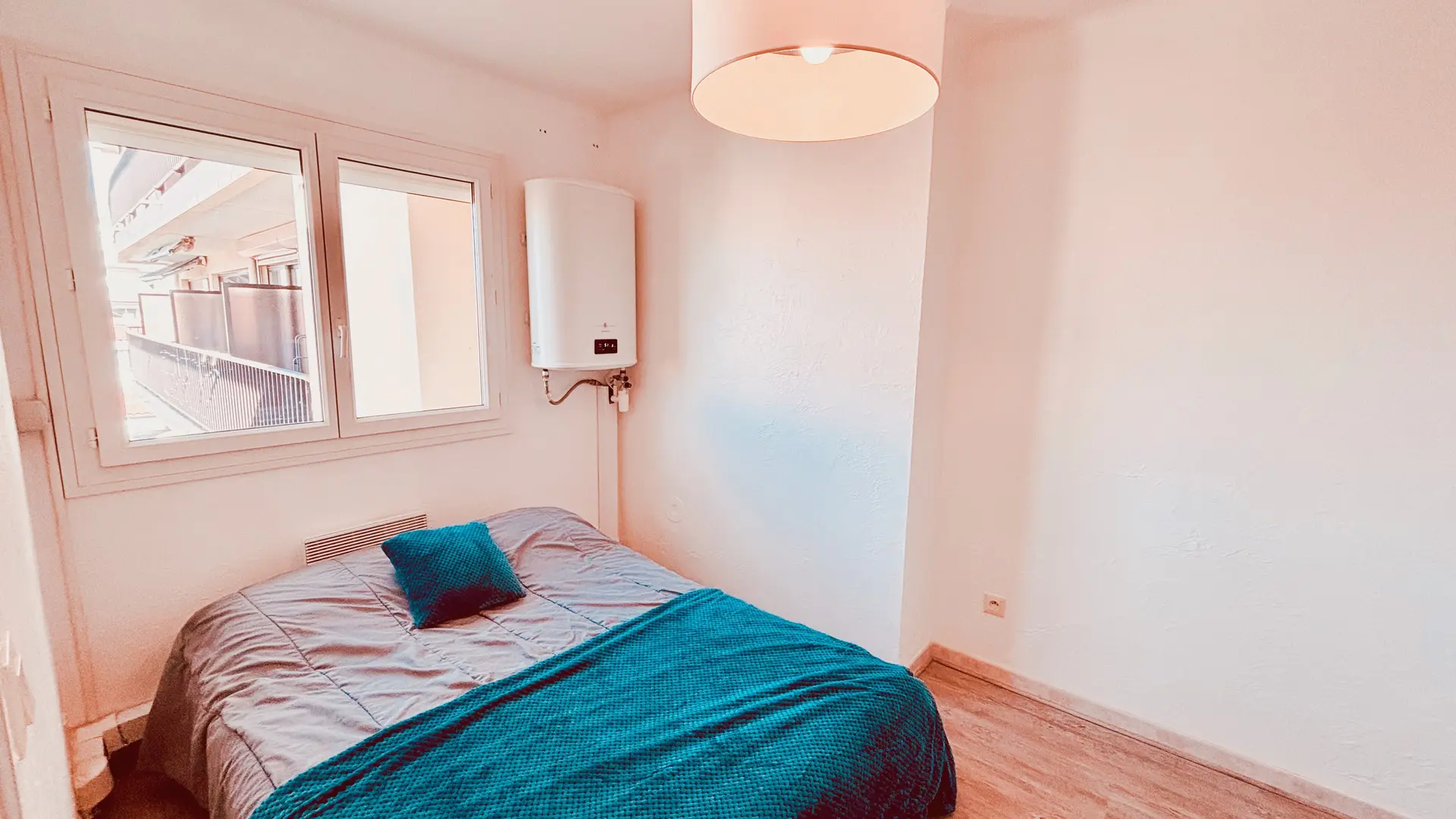 66EDFF33-4D4A-4FB1-ABD8-03D3E24387F0