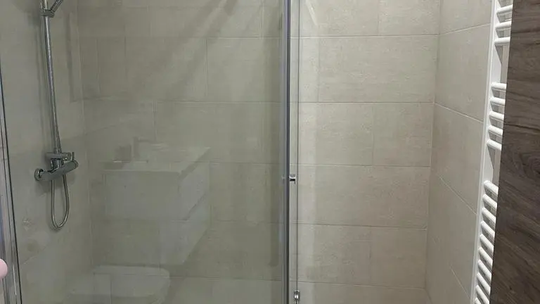 6a833281-891e-430d-ab0d-4b1ad13c20e2