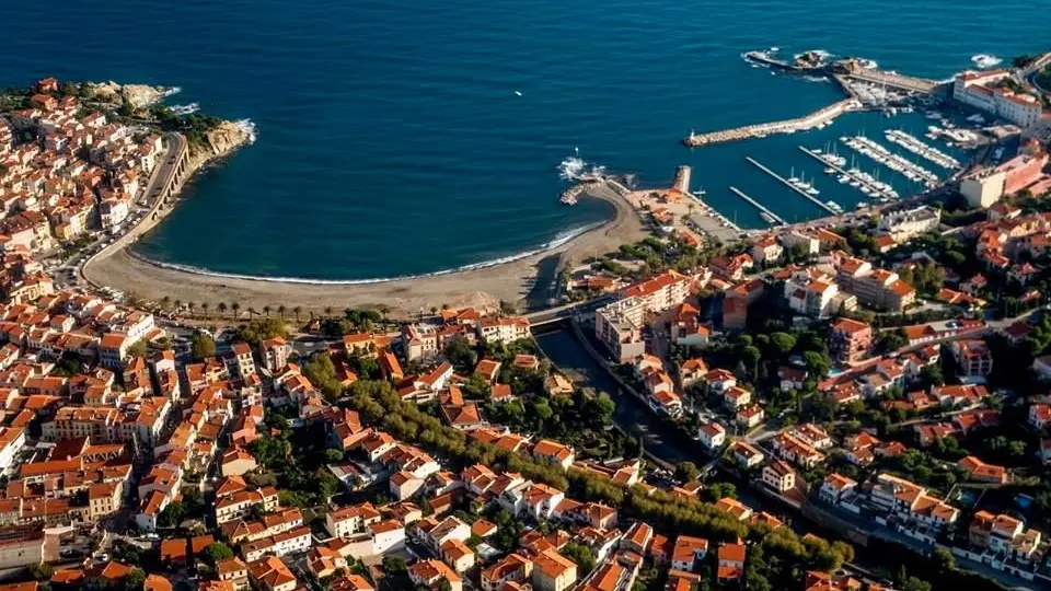 7 LA BAIE DE BANYULS