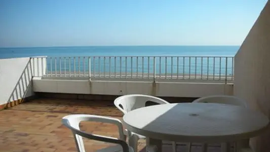 8-ar550-023-loggia