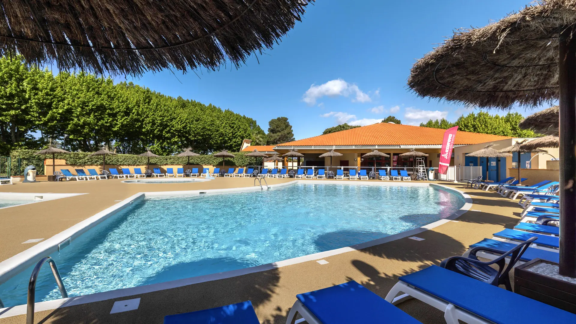 ©Azureva- Saint Cyprien-PISCINE-16