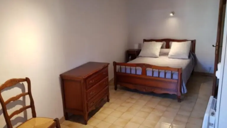 Chambre avec lit double