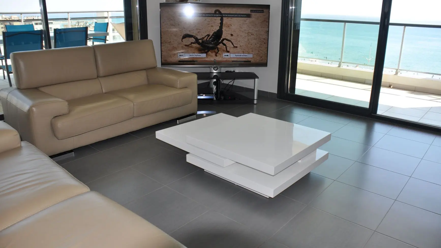 02 - Salon vue plage