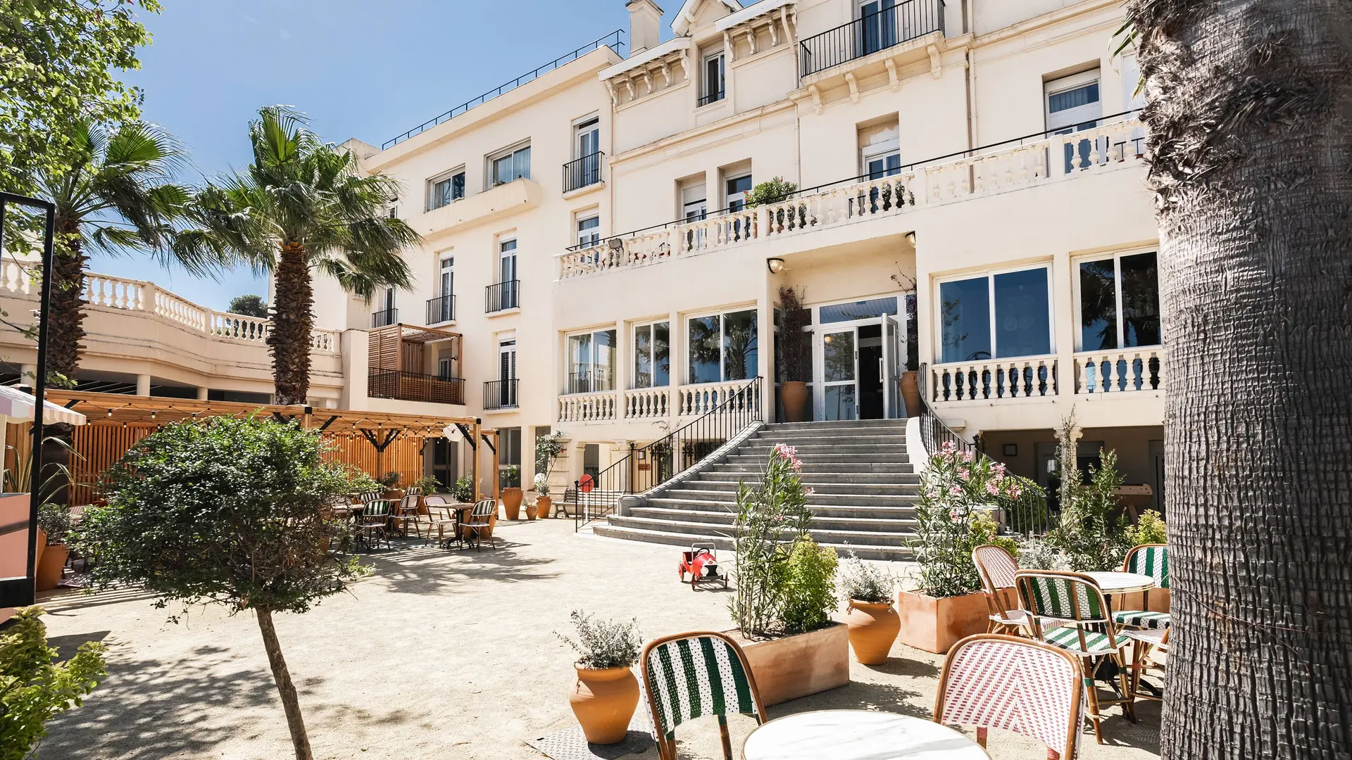 03.Villa Camille - Cour intérieure