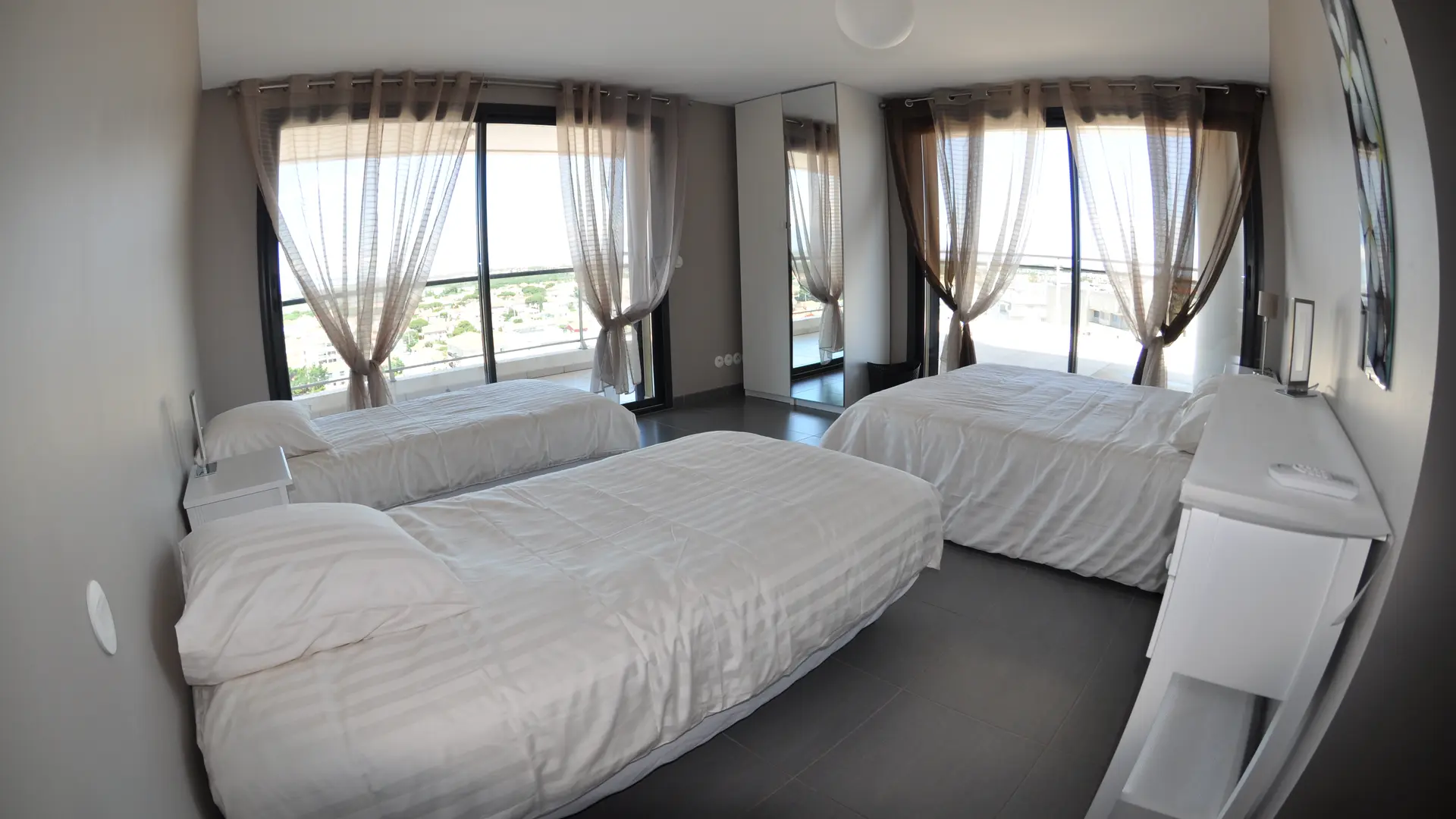 06 Chambre vue mer et mon canigou N°3 Ambre