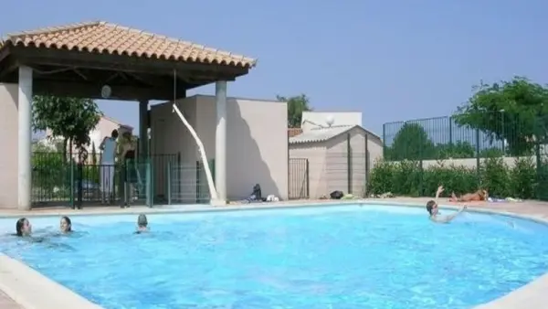 Piscine commune de la résidence