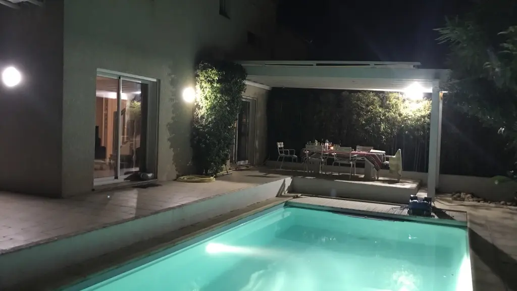 0BCEC24C-D4BA-44A1-9725-481CA5E919AB_1_105_c