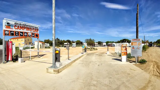 1- Aire de stationnement - Vidanges - eaux - Electricite -Ste Marie la Mer