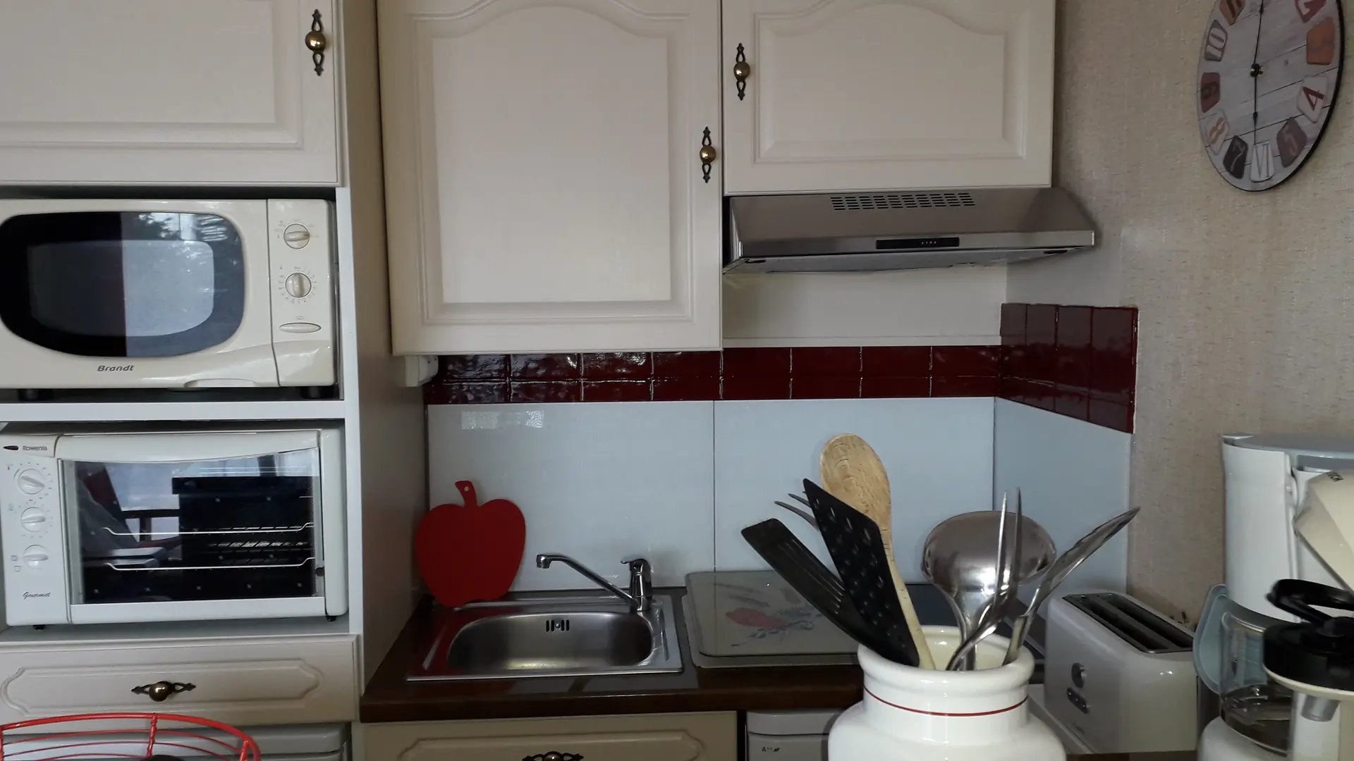 1_cuisine rénovée_Terrasse du soleil_Font Romeu_changez d'altitude_20190723_180403