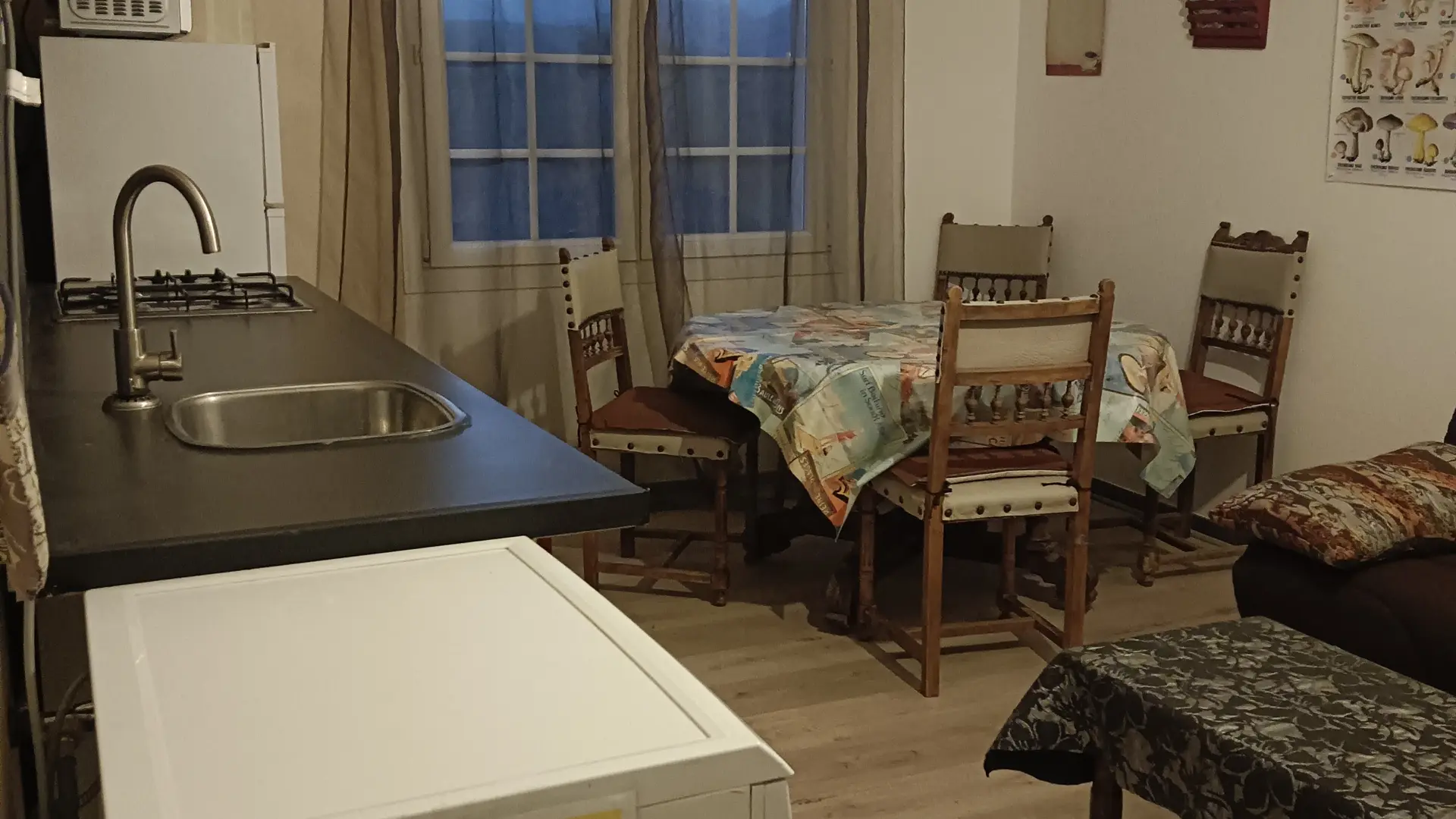 Aspres Fourques Meublé La Libellule