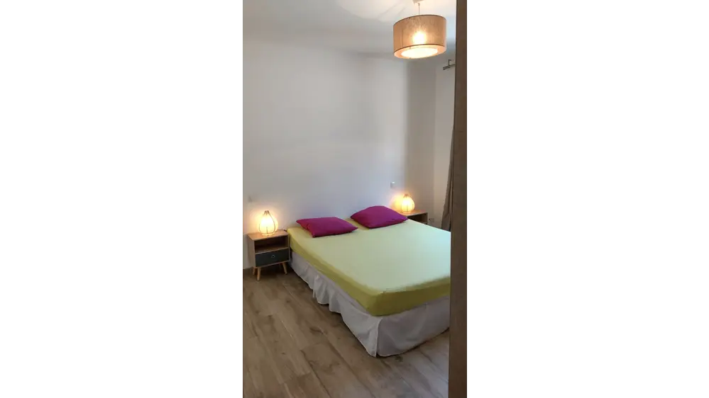Chambre avec lit 160*200cm