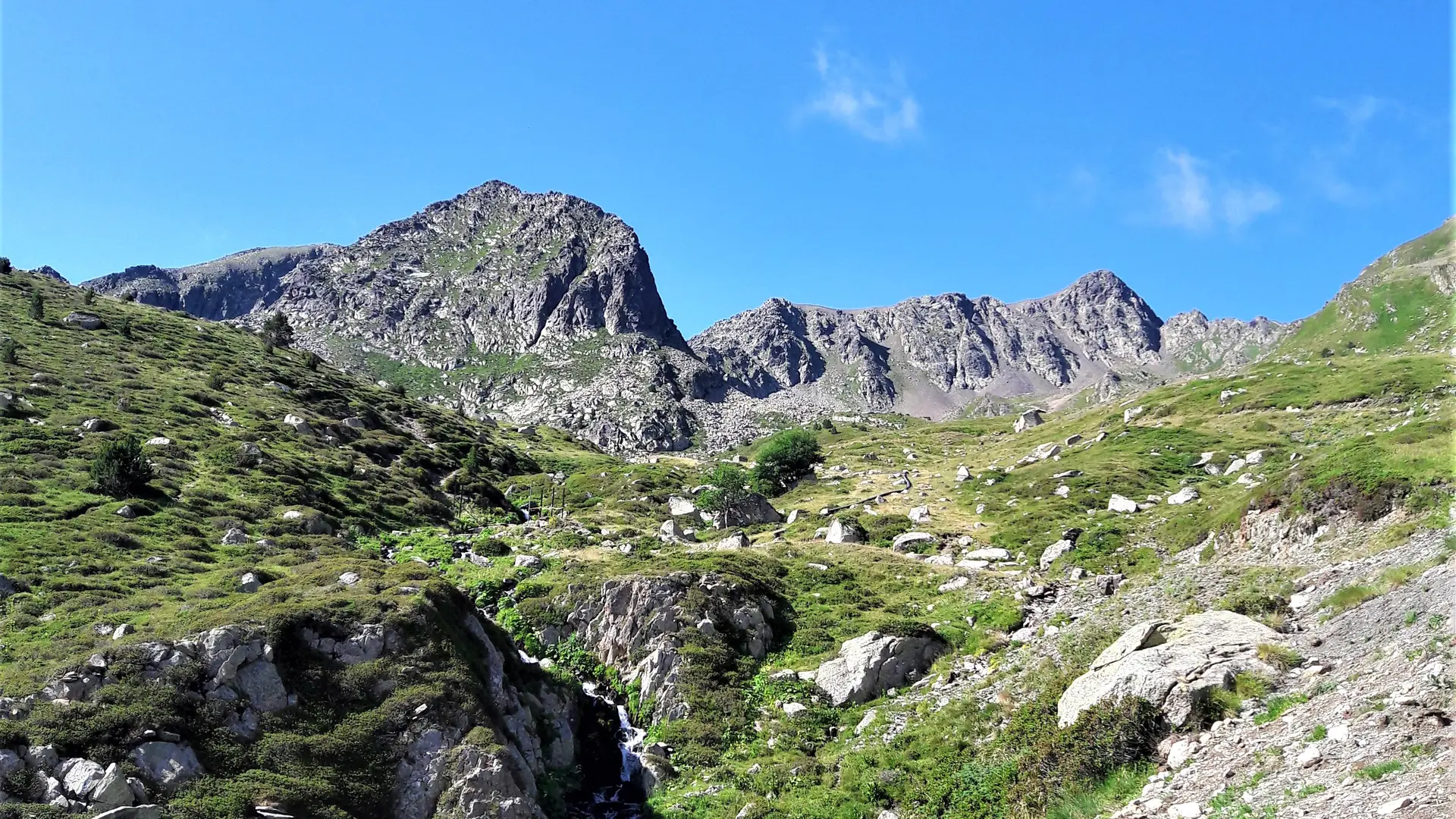 11 - Vue sur le sommet