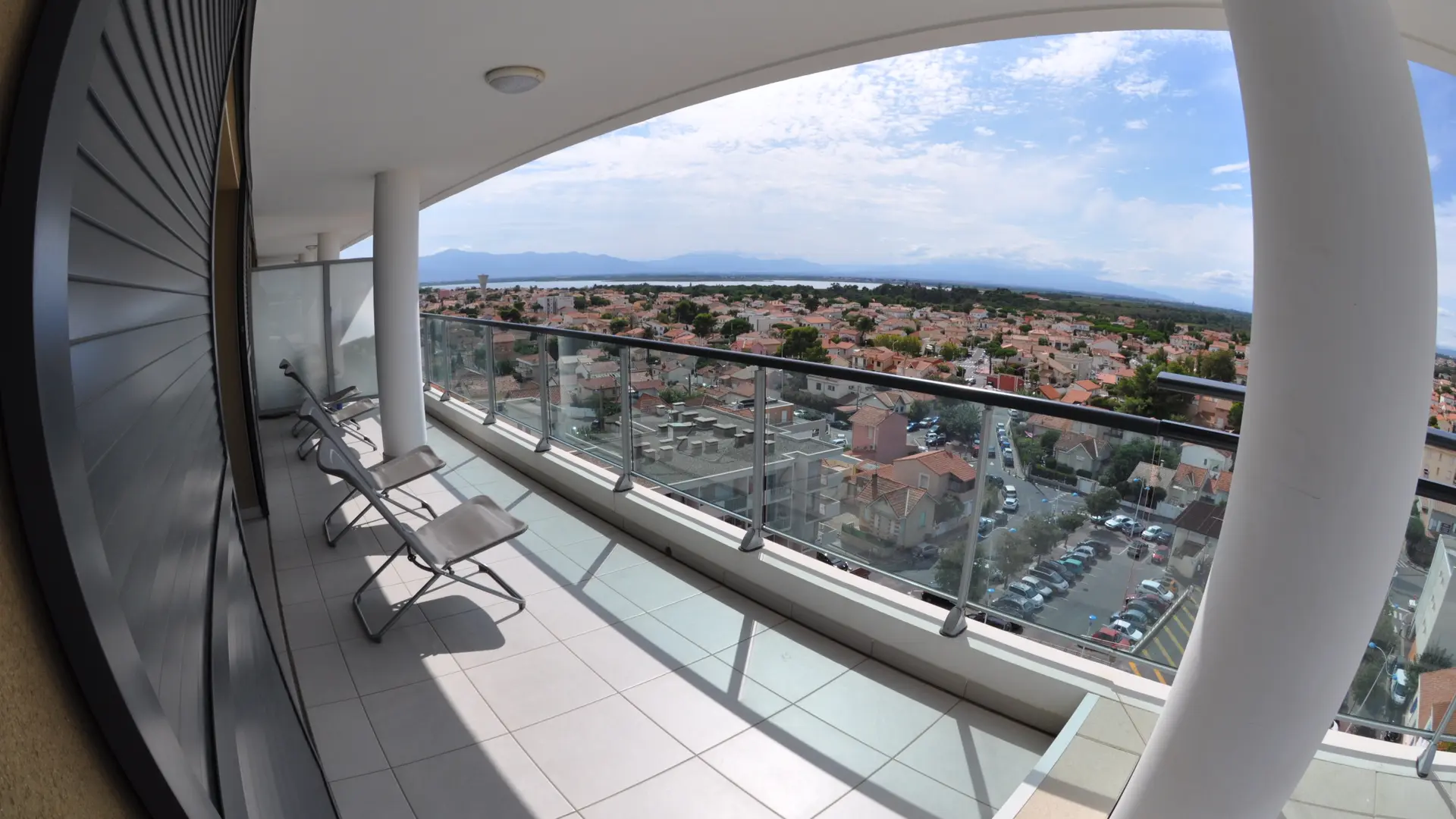 16 - Terrasse coté chambre 3 et 4 DSC_1006