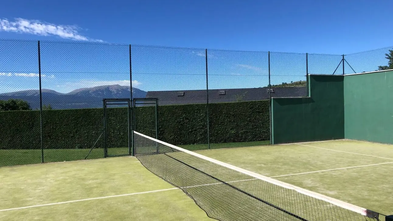 16 TERRAIN DE PADLE (2)