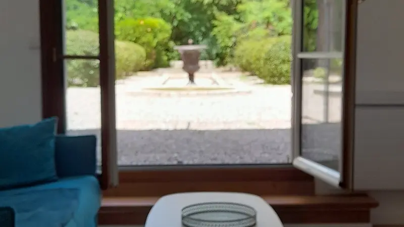 Salon avec vue sur le parc