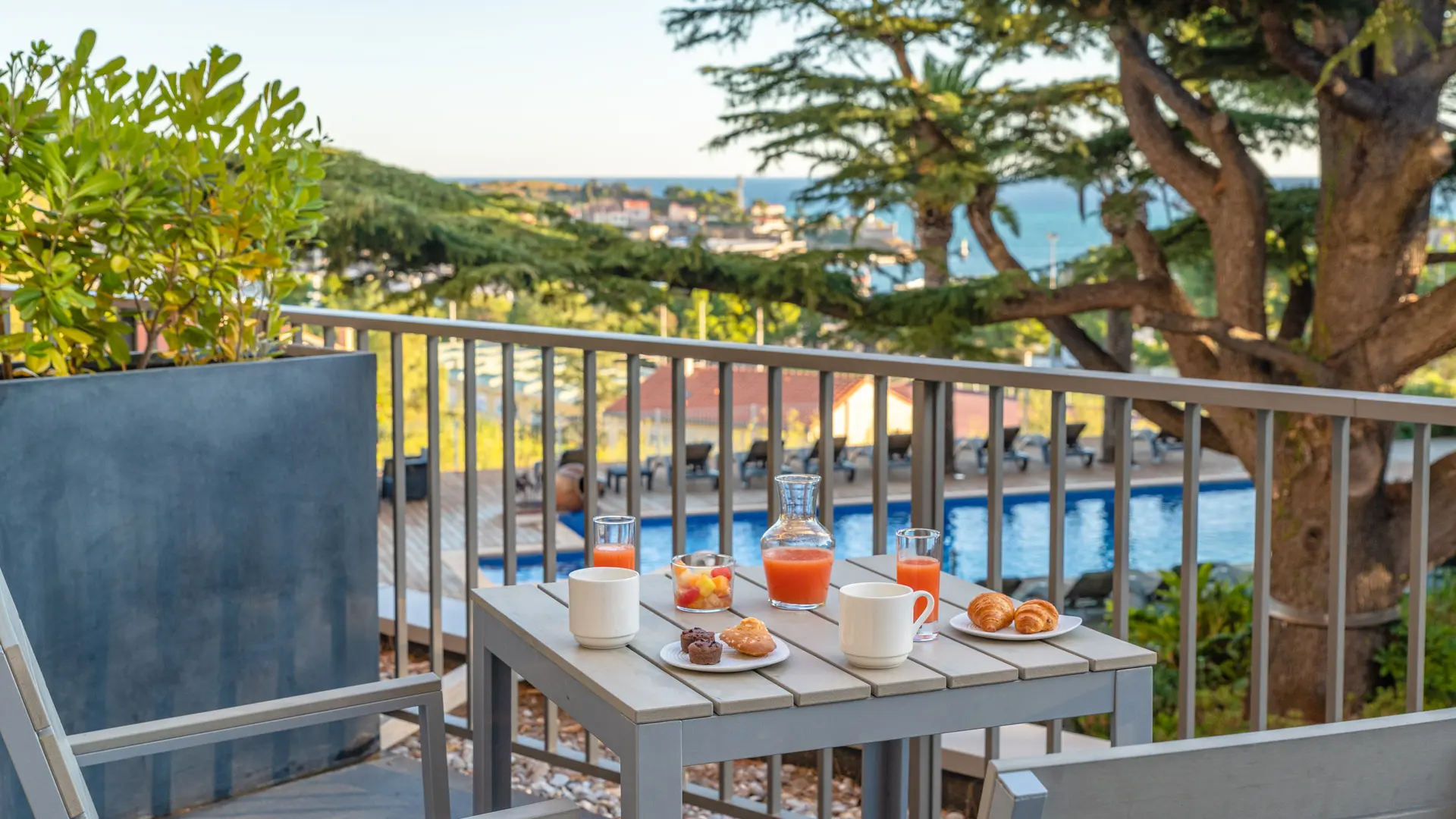 1909-02_22_diadao_lesjardinsducedre_chambre_bd