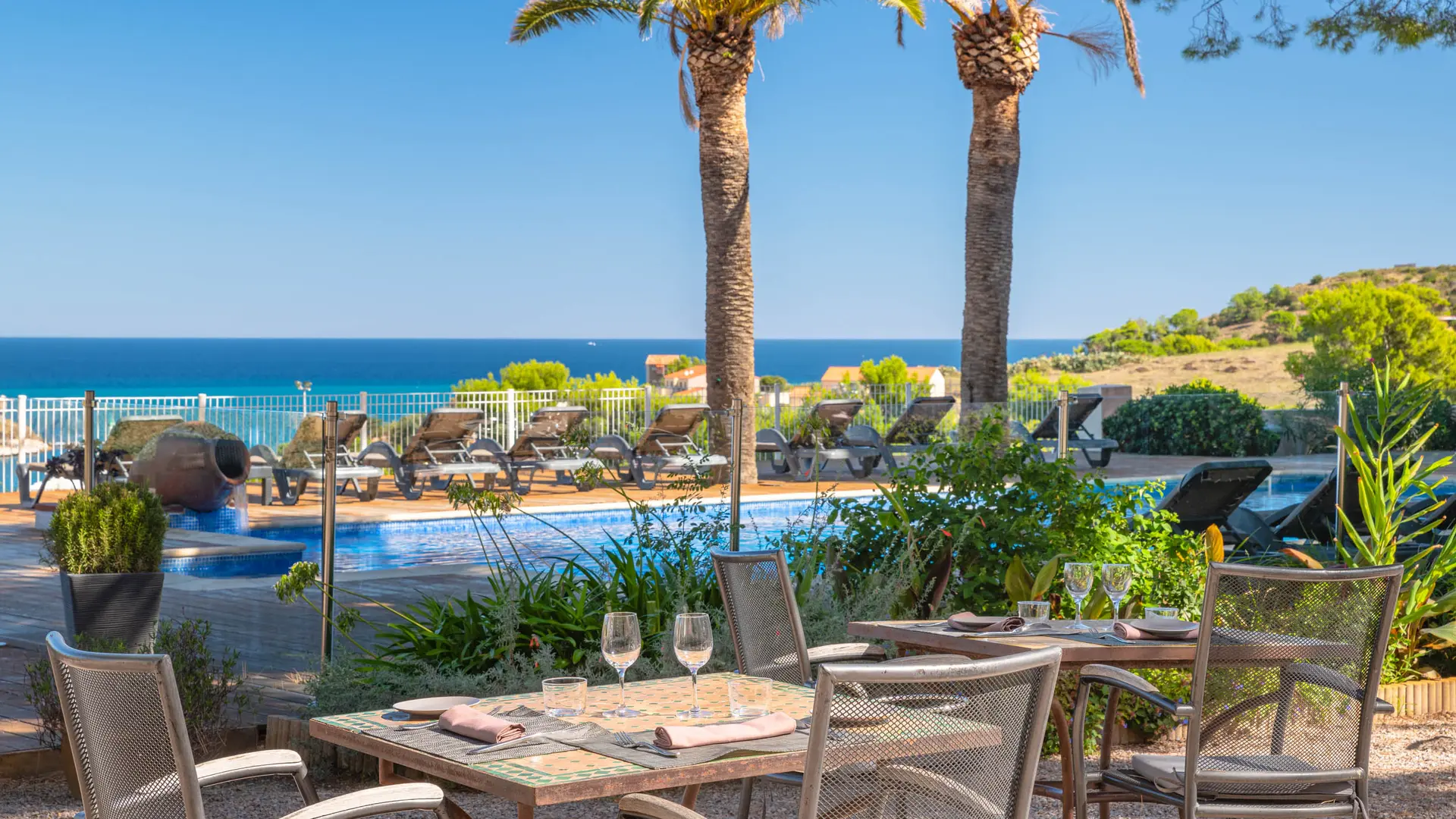 1909-02_47_diadao_lesjardinsducedre_restaurant_bd